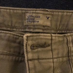 AMERICAN EAGLE Utility Green Distressed Jeans sz 6
